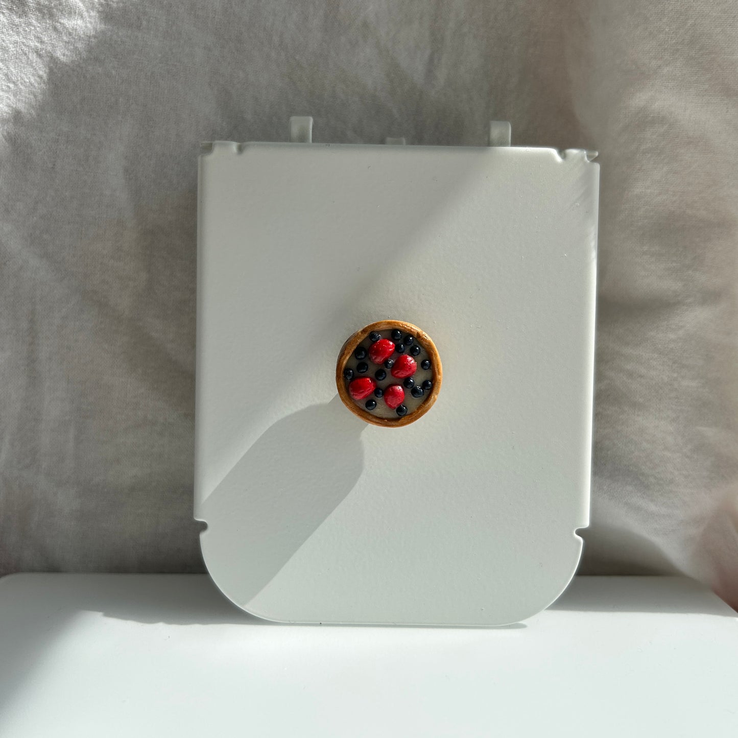 Fruit tart magnet