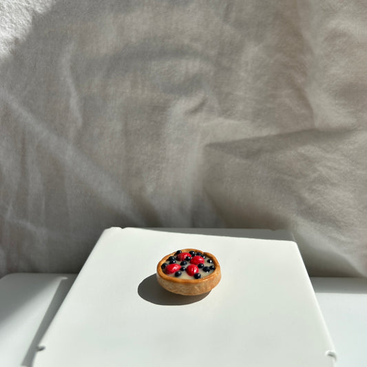 Fruit tart magnet